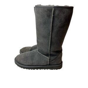 UGG Classic Tall Gray Leather Women’s Boots Size 6